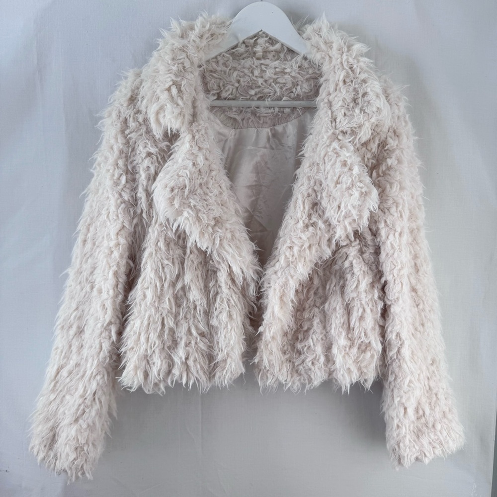 Self E Ivory Faux Fur Moto Jacket Cropped
Boxy (Size XS)